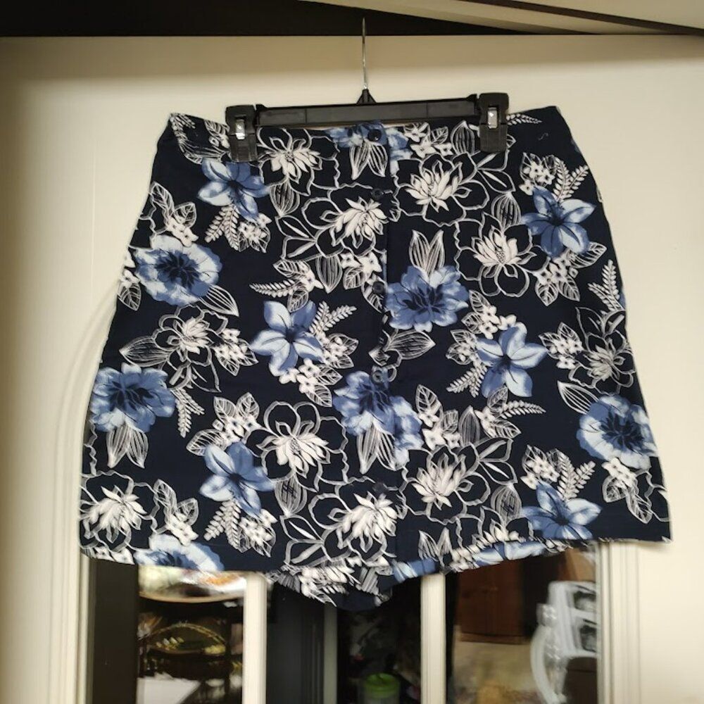 NWT White Stag Dark Navy Flowered Button Down Skort Size Women's 18